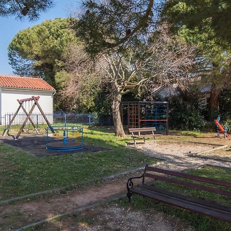 Apartment Complex Orzan Lovrecica Exterior photo